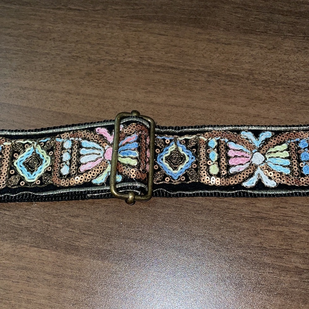Embroidered bag strap - Picture 4 of 6